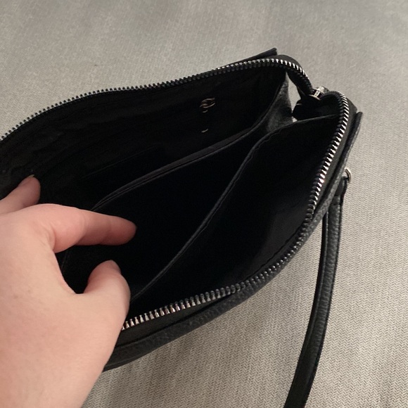 Tahari black crossbody purse - Picture 5 of 6